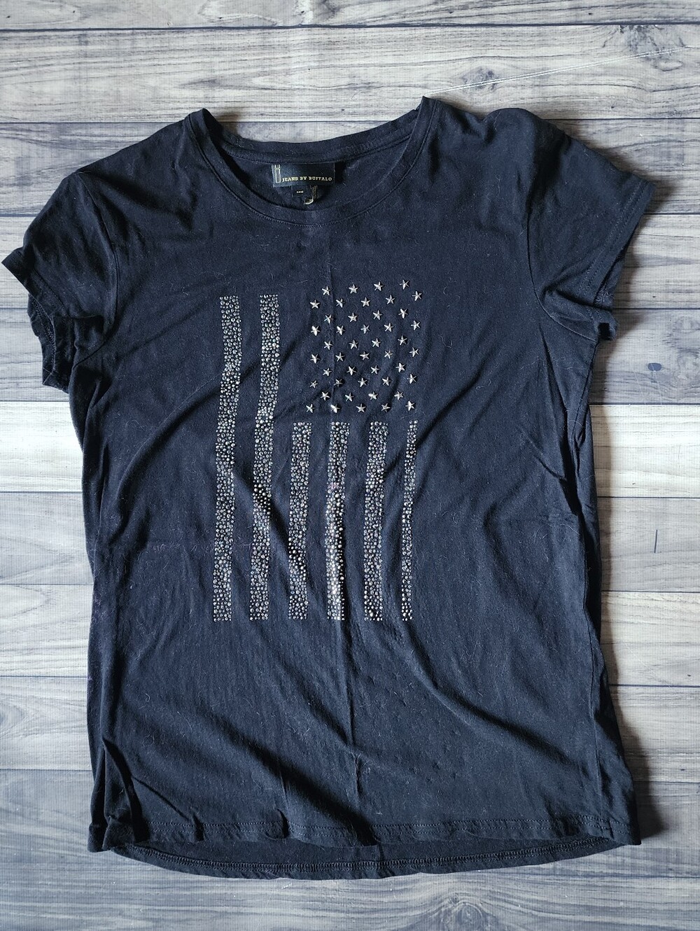 i jeans by Buffalo Black Tee Wirth Metal American Flag Design